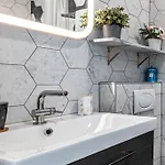 Apartamento Homey In Lesser Town By Days *
