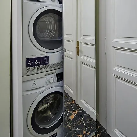 Homey In Lesser Town By Days Appartement Prague