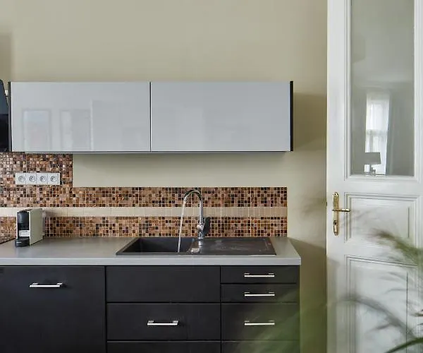 Appartement Homey In Lesser Town By Days *